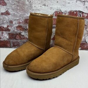 Classic Chestnut Short Winter Boots